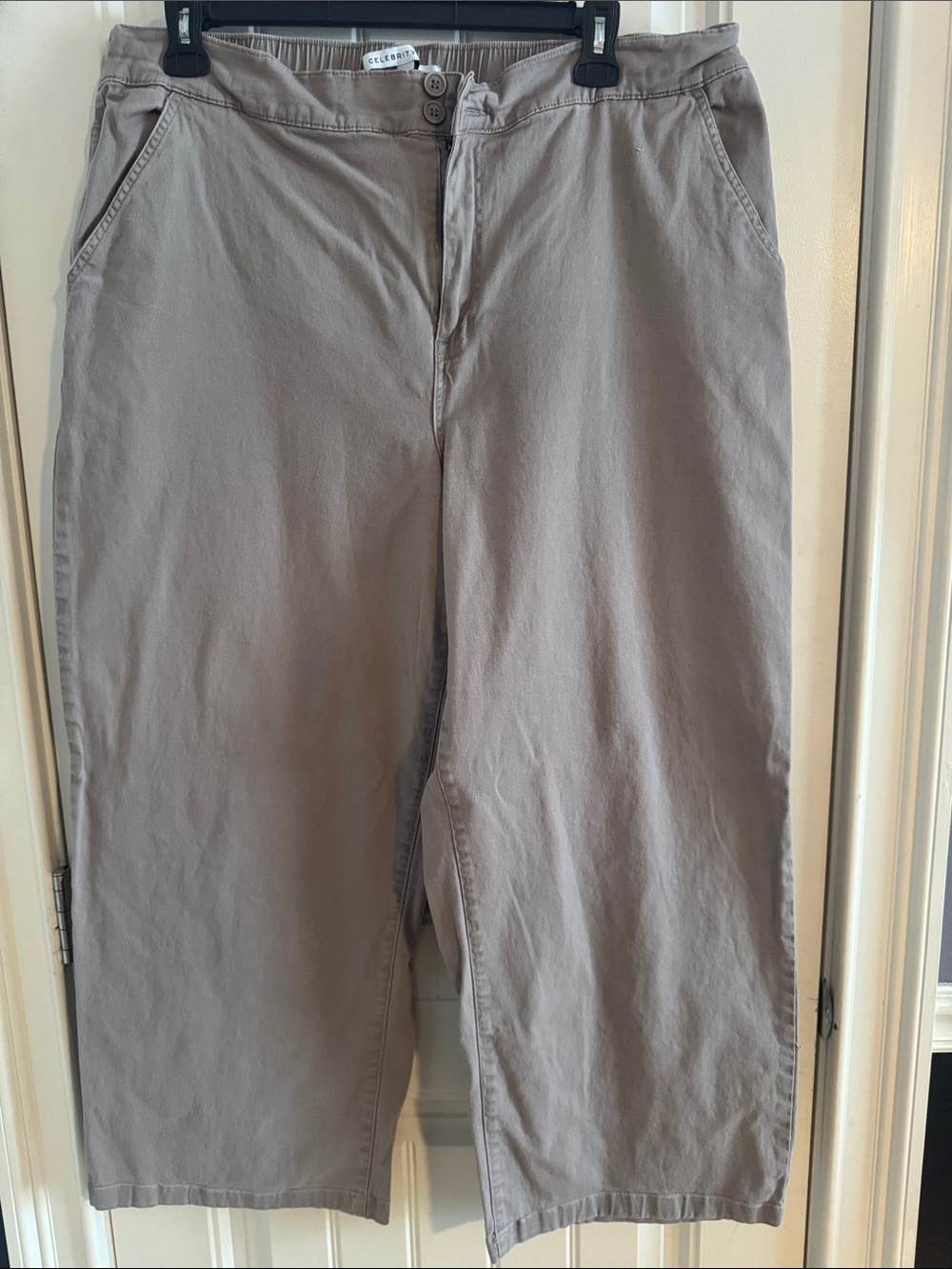 Women’s Gray-washed khaki pants